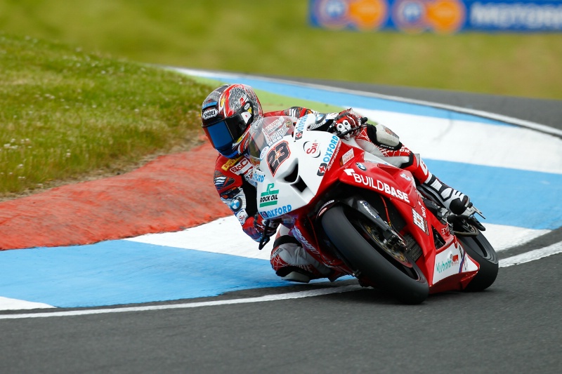 清成龍一戴著Shoei征戰沙場的畫面為來恐怕沒有機會再看到了