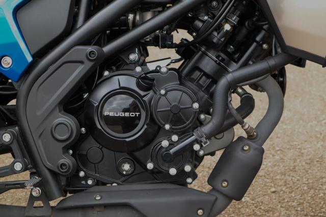 根據外媒報導,引擎使用錢江的250引擎加大而來