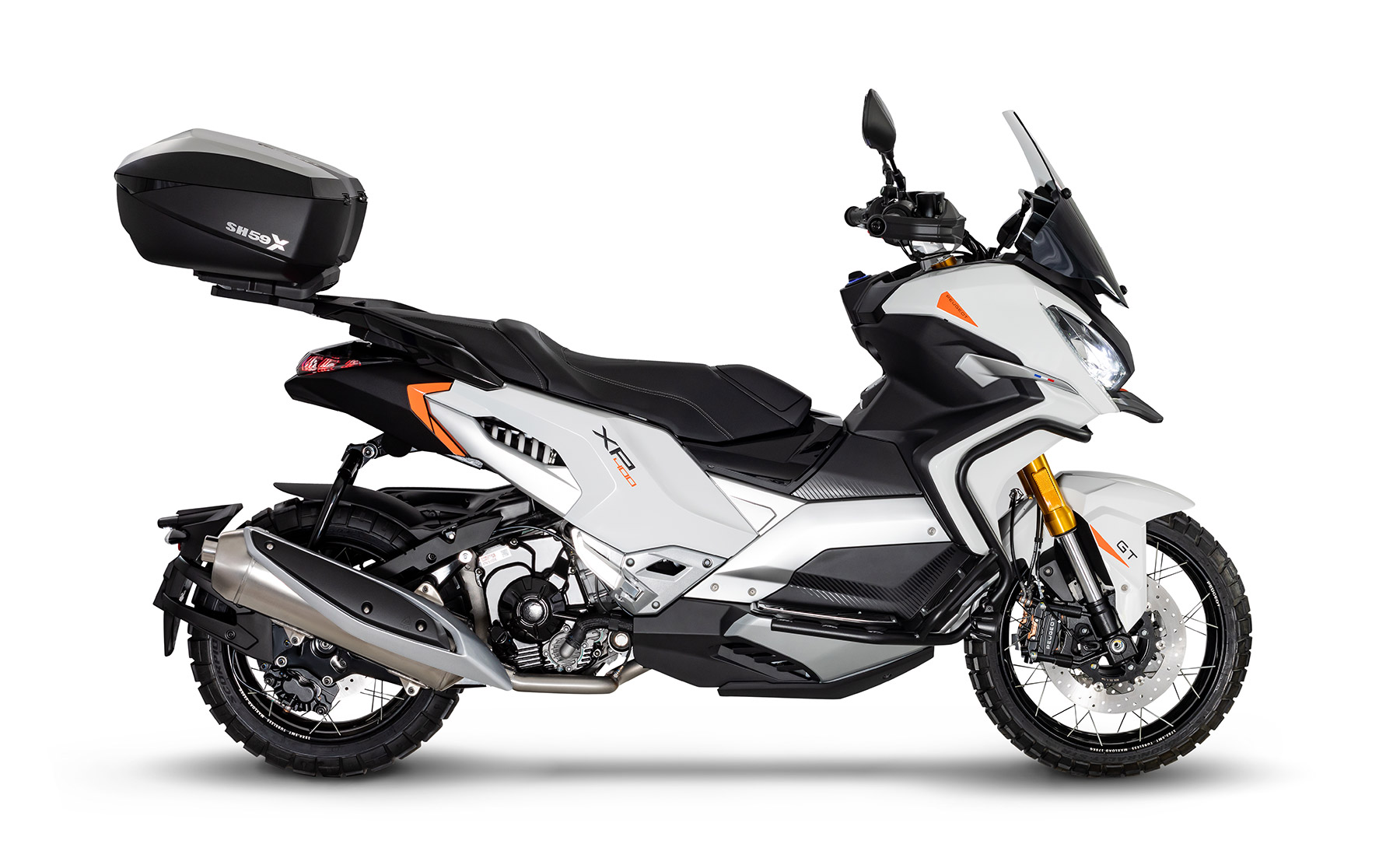 車身線條非常銳利，看起來更有肌肉感