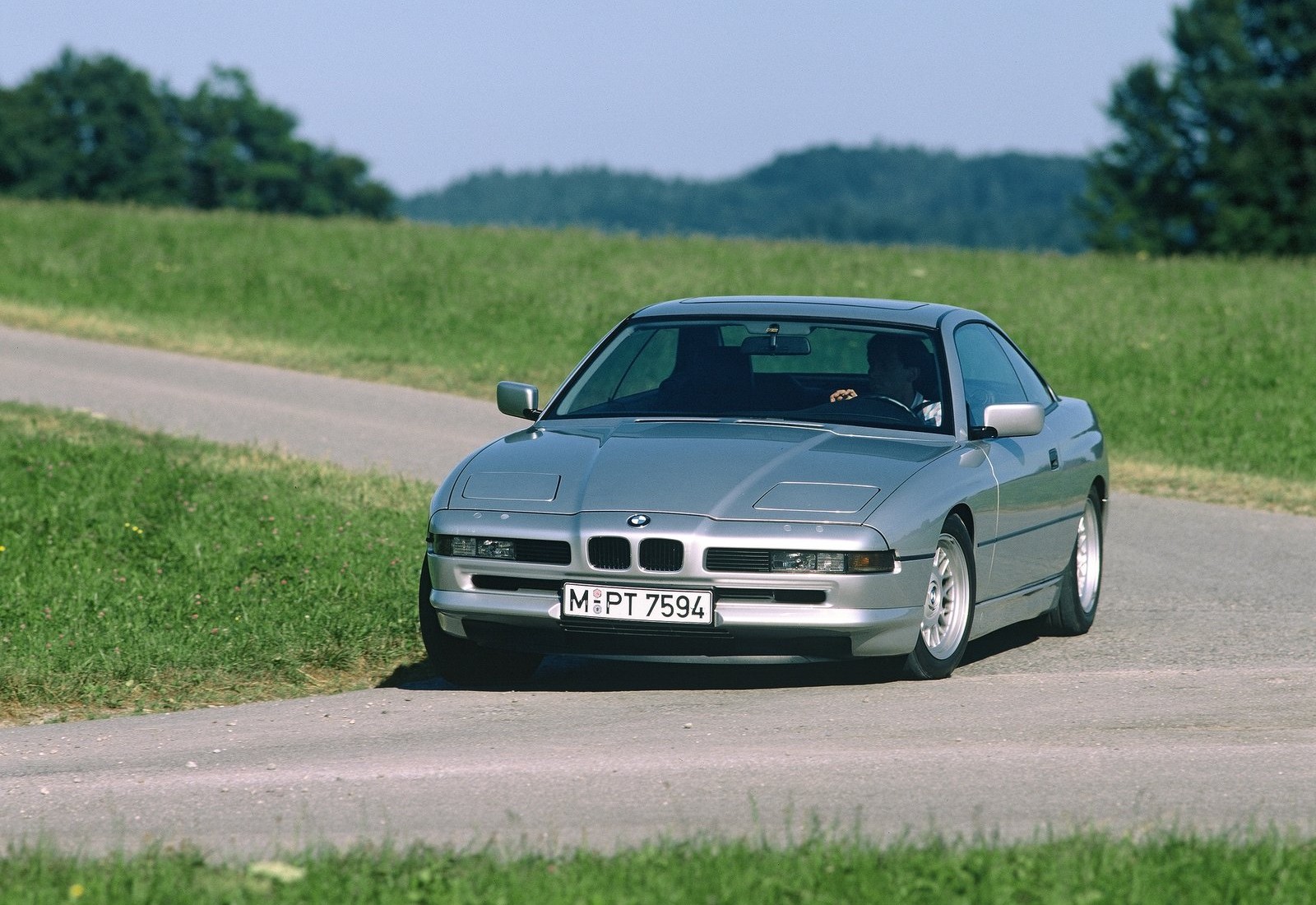 20年前的BMW 8系列。