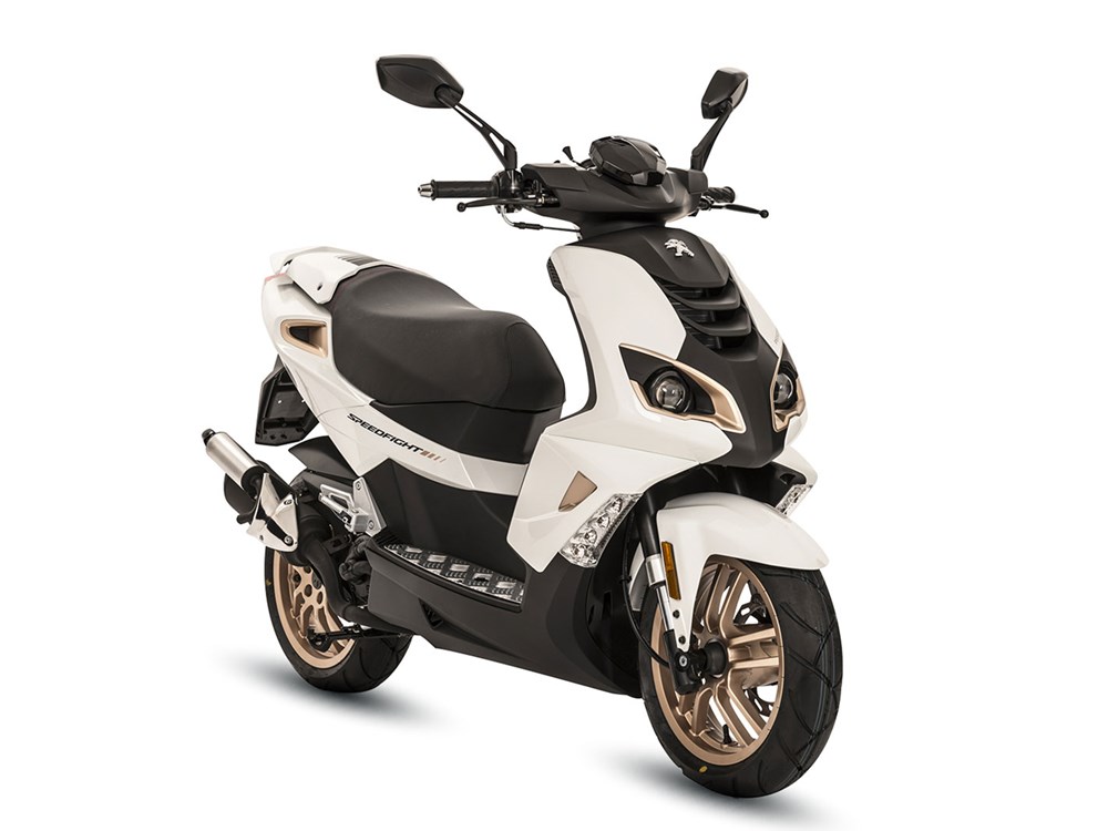 Pure為珍珠白車色