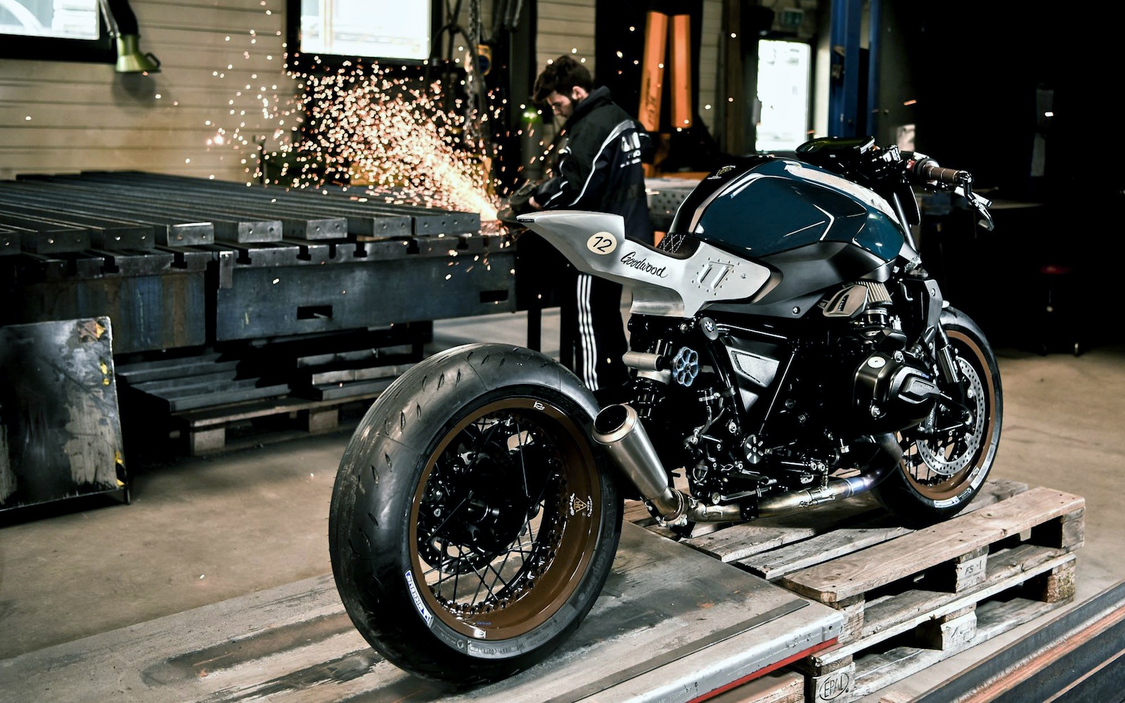 霸氣十足的後輪凸顯GOODWOOD12的鮮明線條