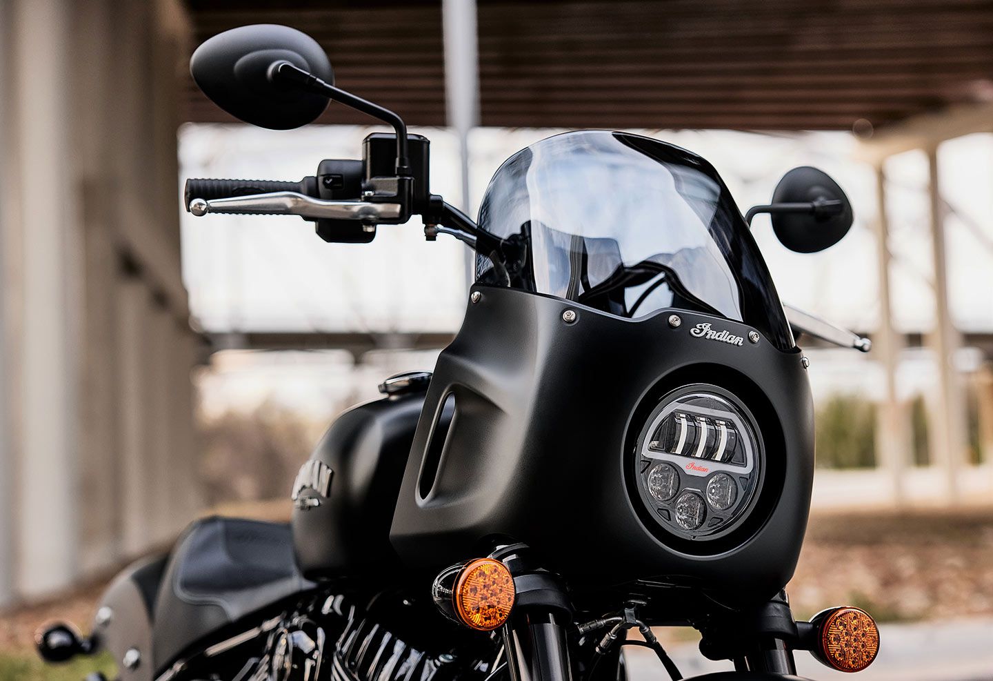 Indian Sport Chief裝上更有跑格的大燈整流罩設計
