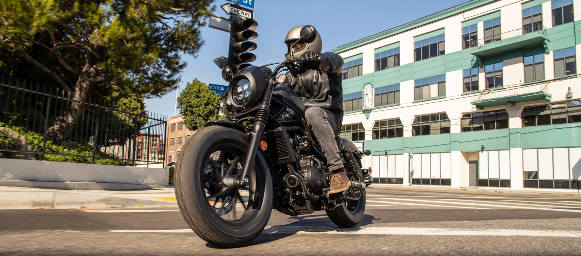 換算REBEL500在英國跟台灣的價差,可以推測CL500引進台灣的價格有機會落在30萬元以內