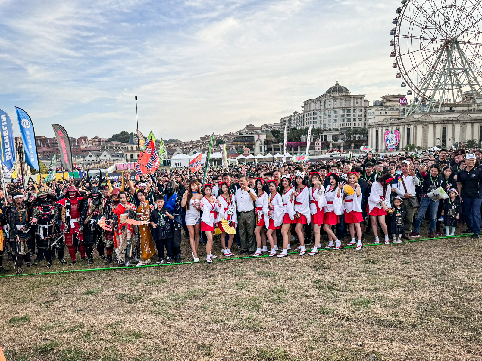 現場也有不少用心打扮的車友現身,展現出日本祭典般的熱鬧感覺!