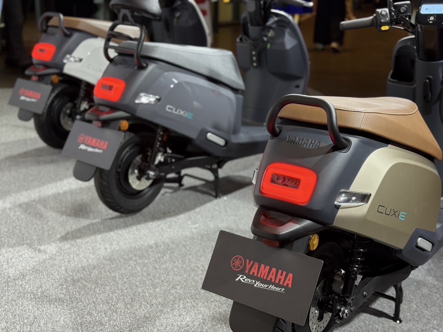 車頭車尾造型，與初代Cuxi相當類似