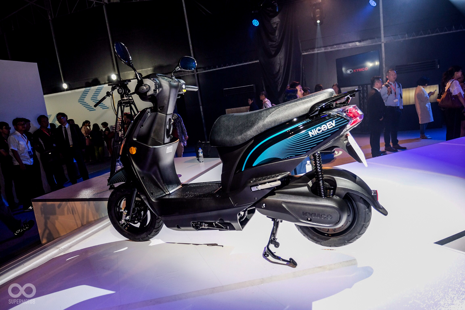 Nice 100 EV精裝版在塗裝上略有不同