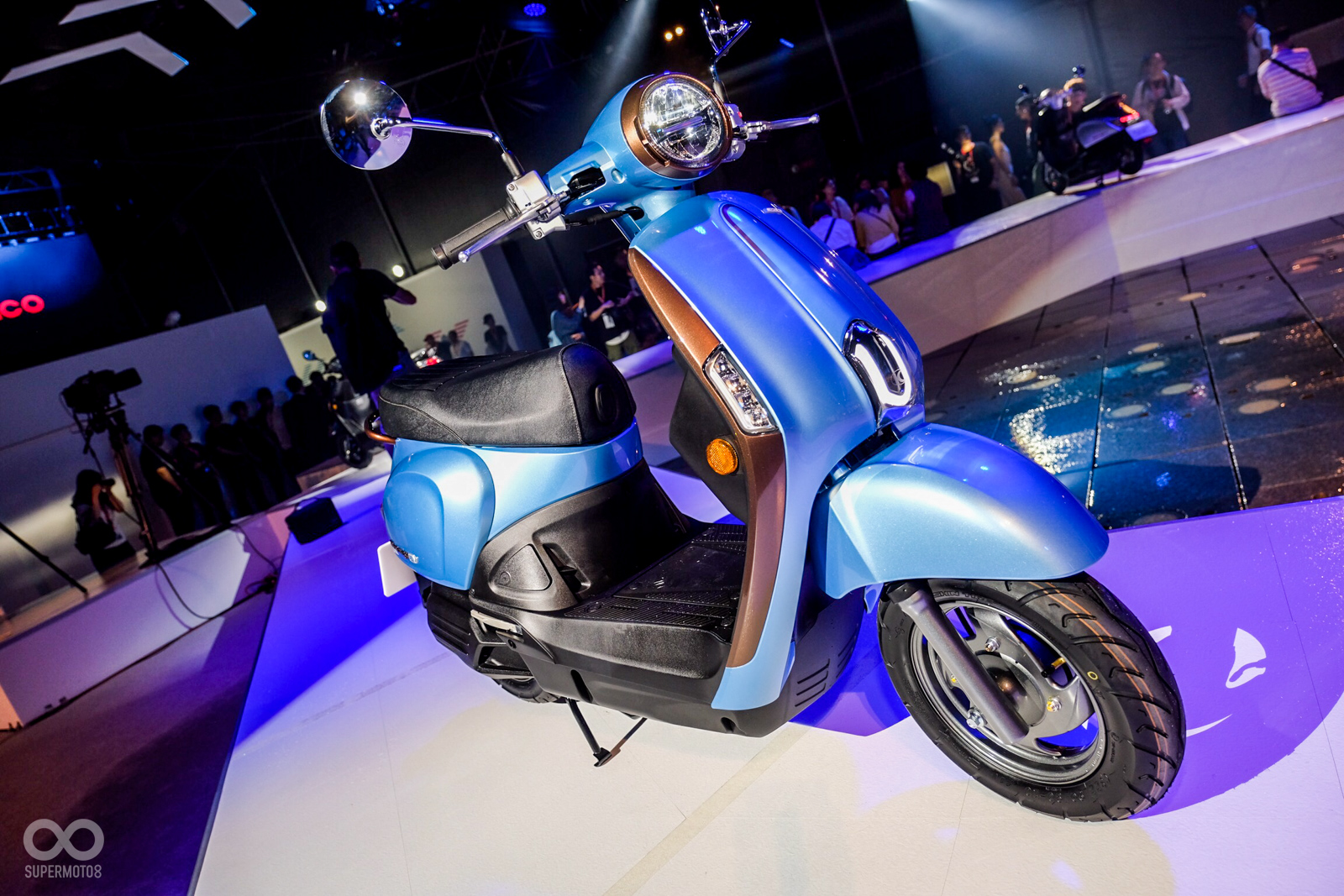 以更時髦造型吸引年輕族群的New Many 110 EV精裝版，加入省電LED頭燈與新配色來搶佔市場！