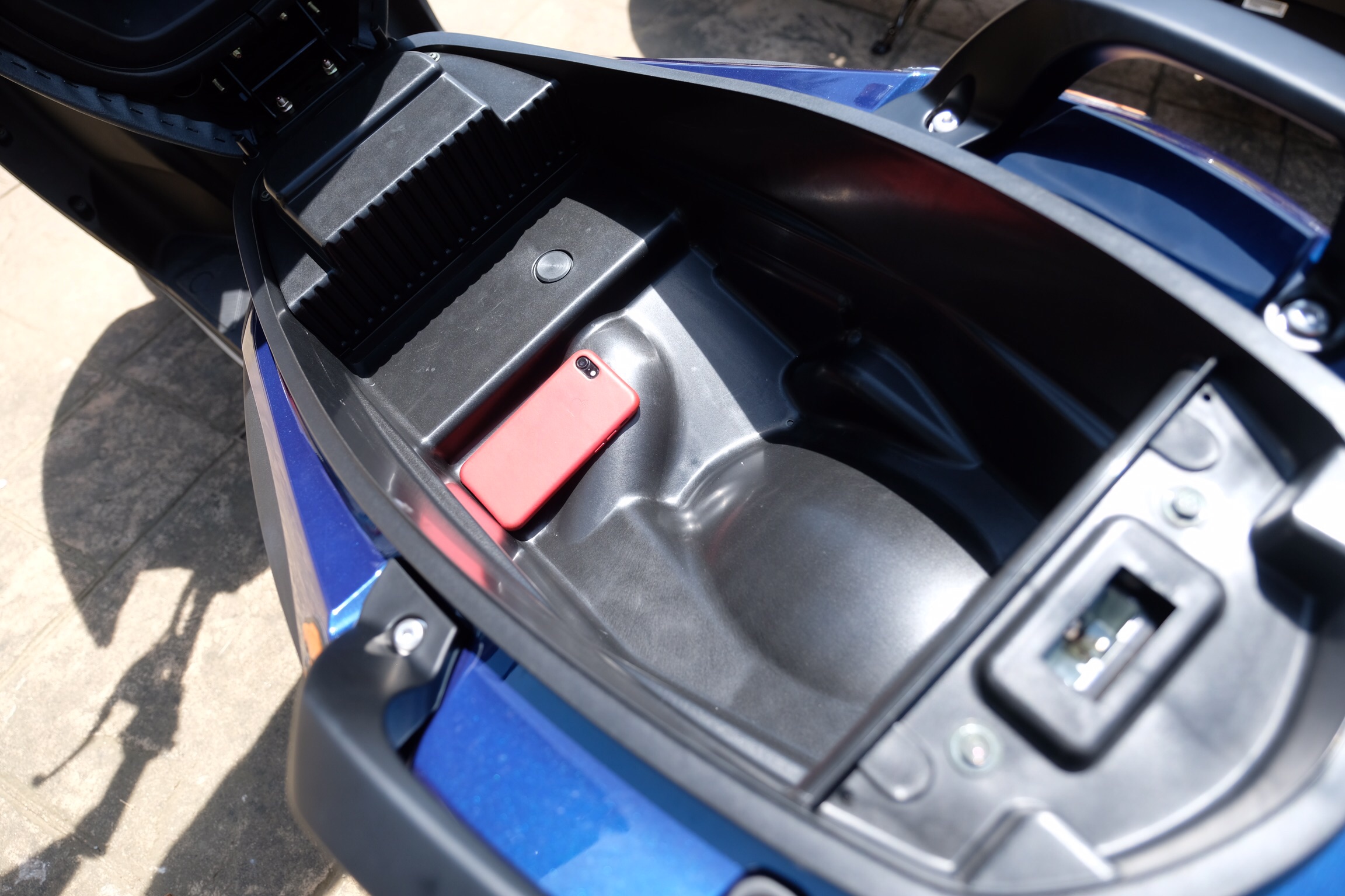 TIGRA 200的車廂空間看來比較淺一些，對實用性會有些打折