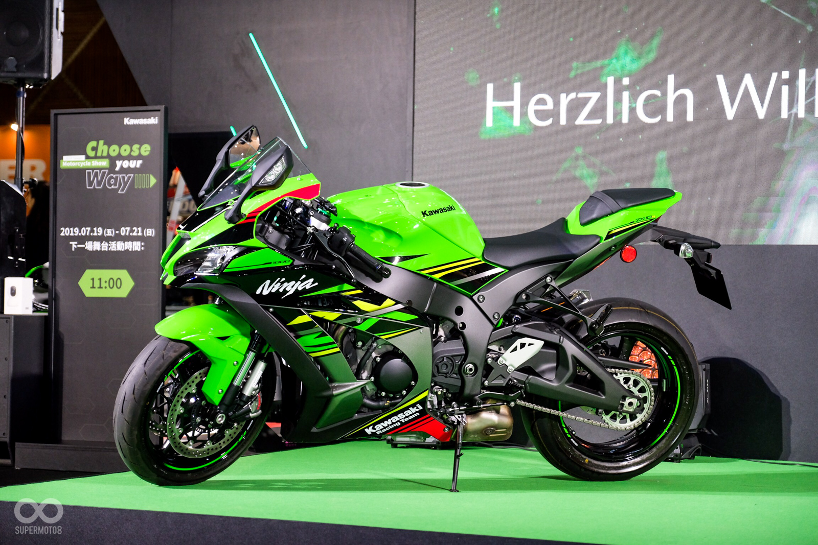 在ZX-6R年初導入之後，台灣川崎也在今年度的國際重型機車展上發表2019年款的ZX-10R