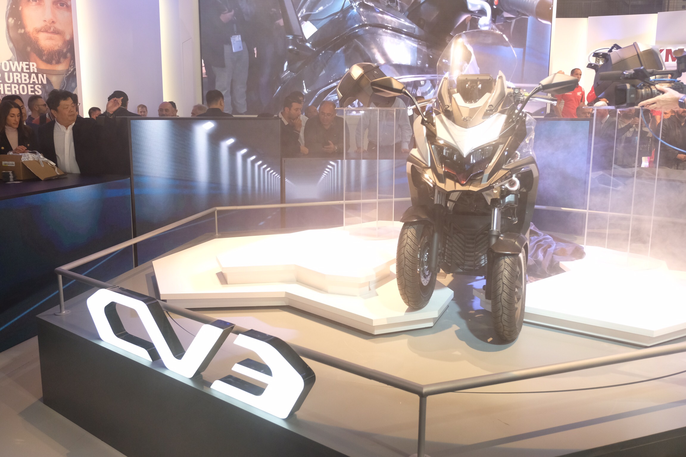 KYMCO旗下首款的三輪車作品「CV3」也再次現身米蘭車展的舞台