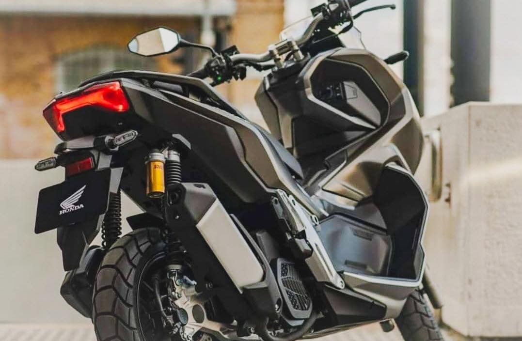 小排量X-ADV整台車的車身曲線,真的相當有家族風範