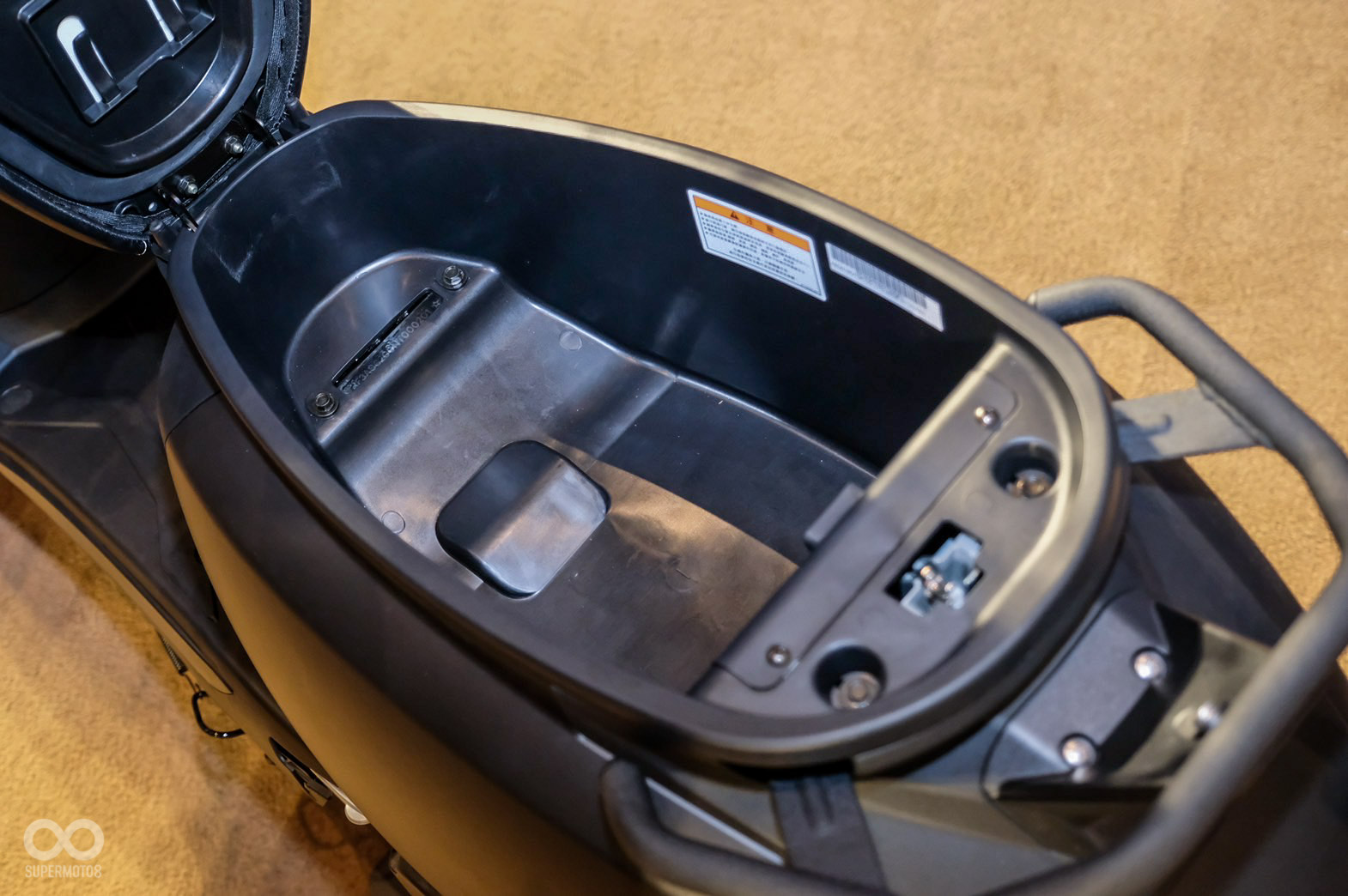 車廂深度目視稍嫌不足，有些可惜