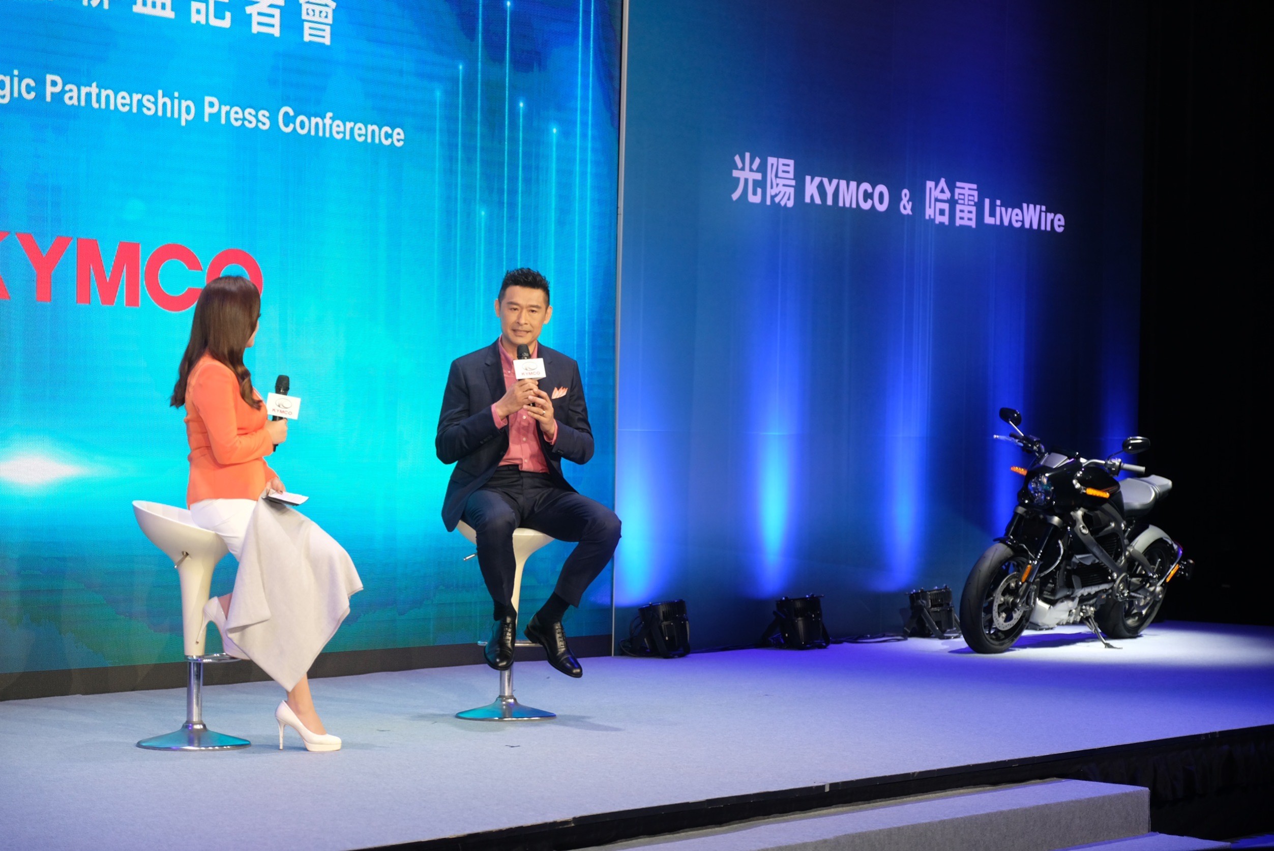 柯董事長表示，雙方這次的策略合作時程非常趕，僅用了大約8個月就談下合作案