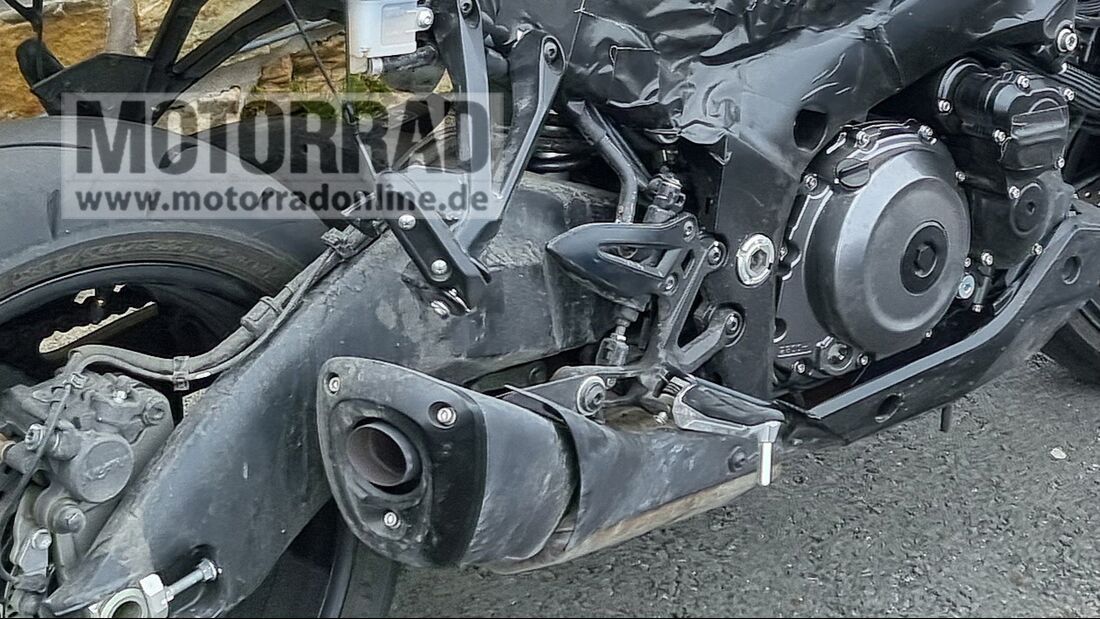 源自仿賽車款GSX-R1000 K5的四缸引擎,有150PS馬力和106Nm扭力