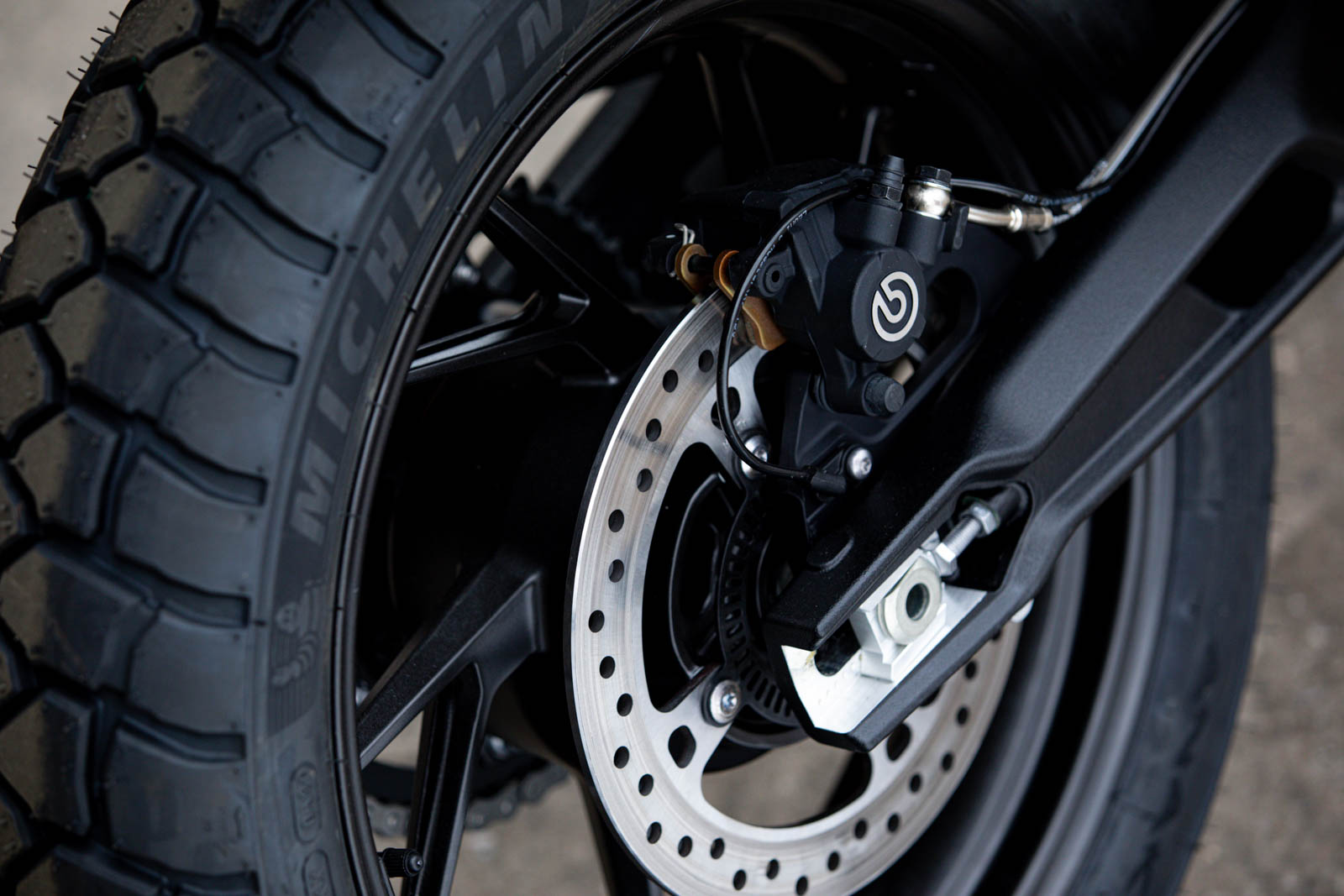 Brembo單活塞卡鉗配255mm單碟