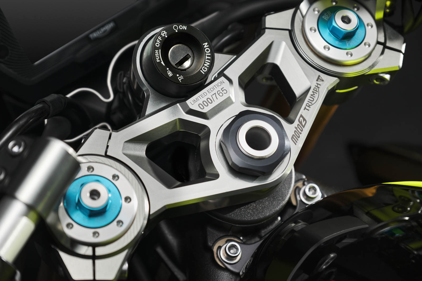 MOTO2™ EDITION將以兩車色分別限量765台的方式發售