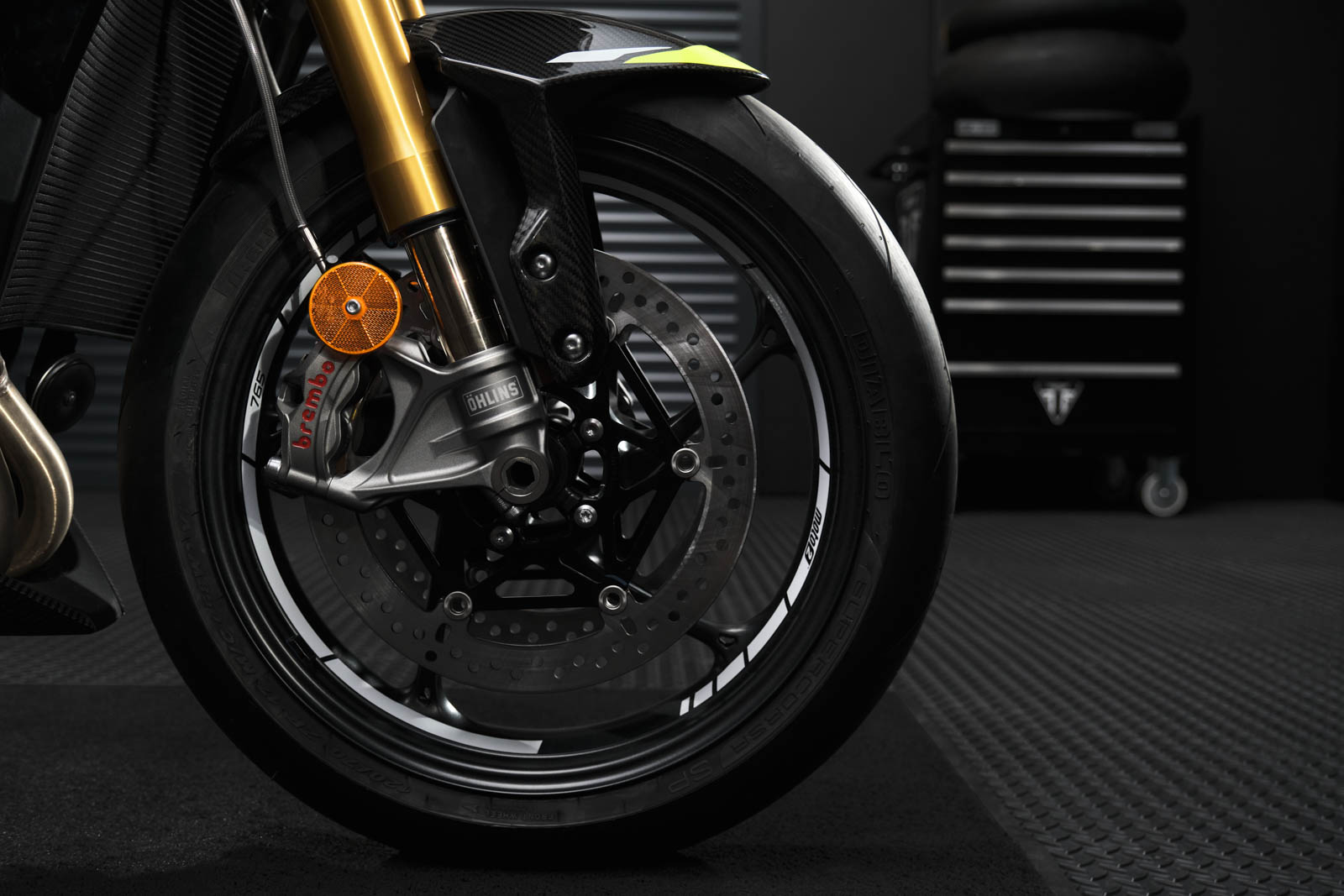 MOTO2™ EDITION在煞車、懸吊都用上頂級好料