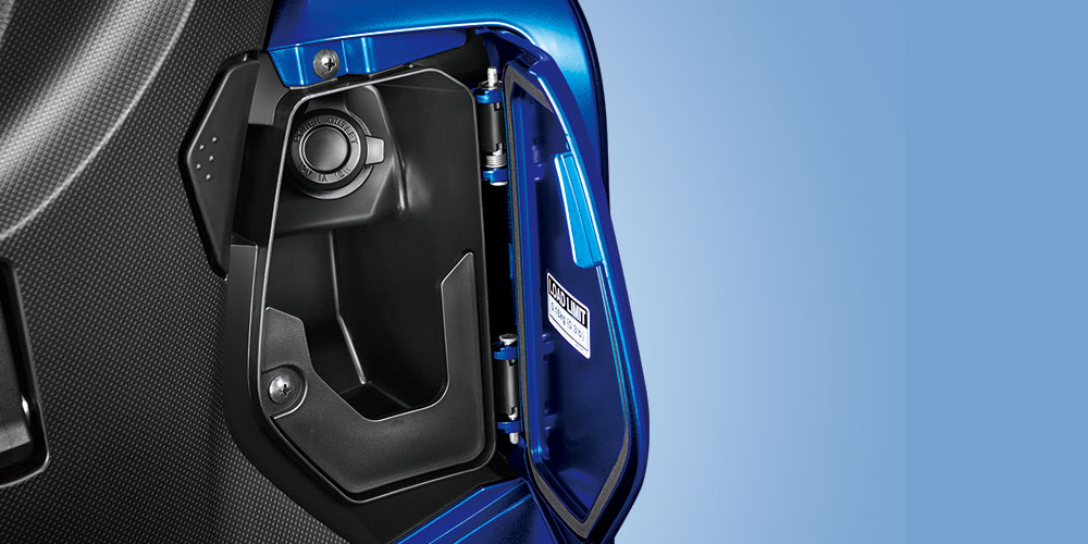 在右側的置物空間內設有方便的12V電源供應