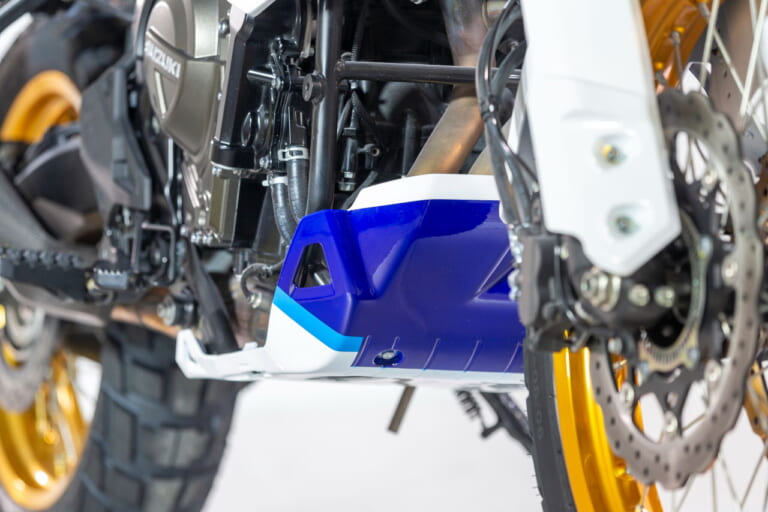 引擎下護板也修改得更輕薄短小