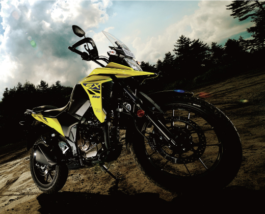 V-STROM SX 250採用前19後17吋的輪框設定,並配有前後ABS碟煞,車重為167kg