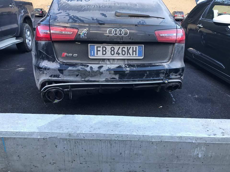 車尾擴散器整個掉了下來