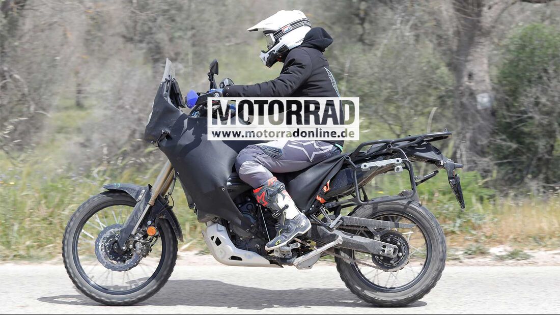 坐墊部分看起來也和現行款類似越野車的設計不同,看起來更舒適、適合長途旅行使用