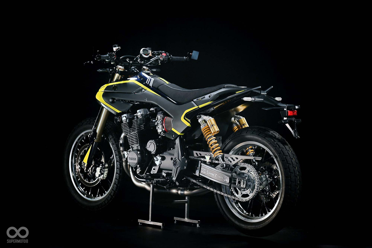 後懸吊使用Ohlins所生產的掛瓶避震器