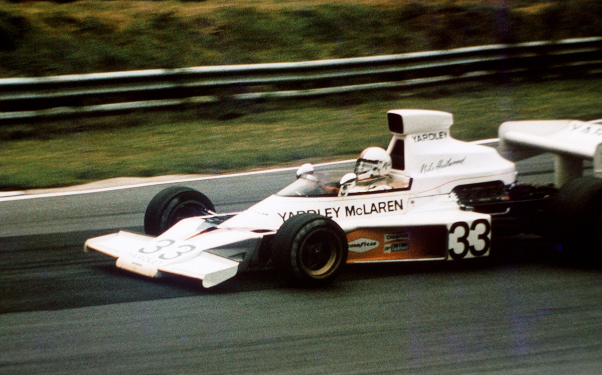 Mike Hailwood除了二輪賽事之外,也參與相當多的四輪賽事,甚至有參與F1的頂級殿堂