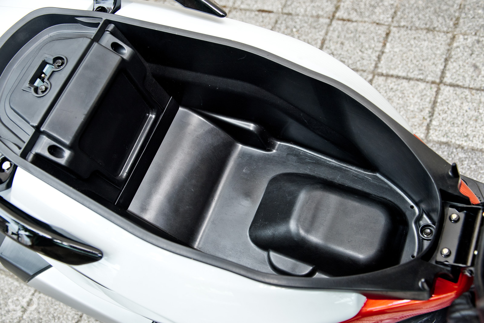 車廂的空間表現不錯，雖然沒有特別亮眼但是在日常使用的情況下，肯定是綽綽有餘