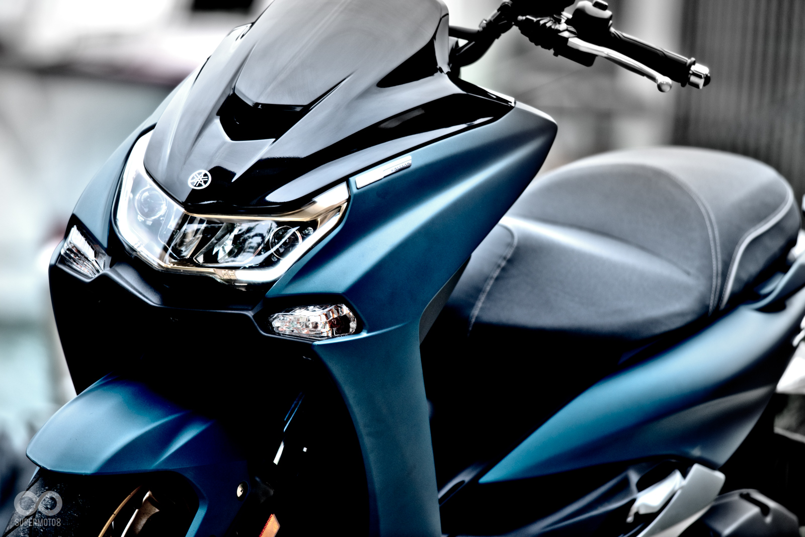 新一代的SMAX在車頭的造型變得更為年輕、動感,且科技感十足