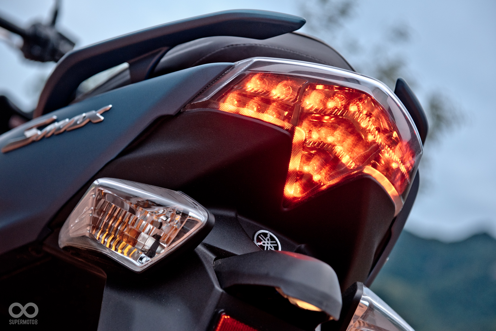 尾燈同樣採用全LED設計,方向燈則是傳統燈泡