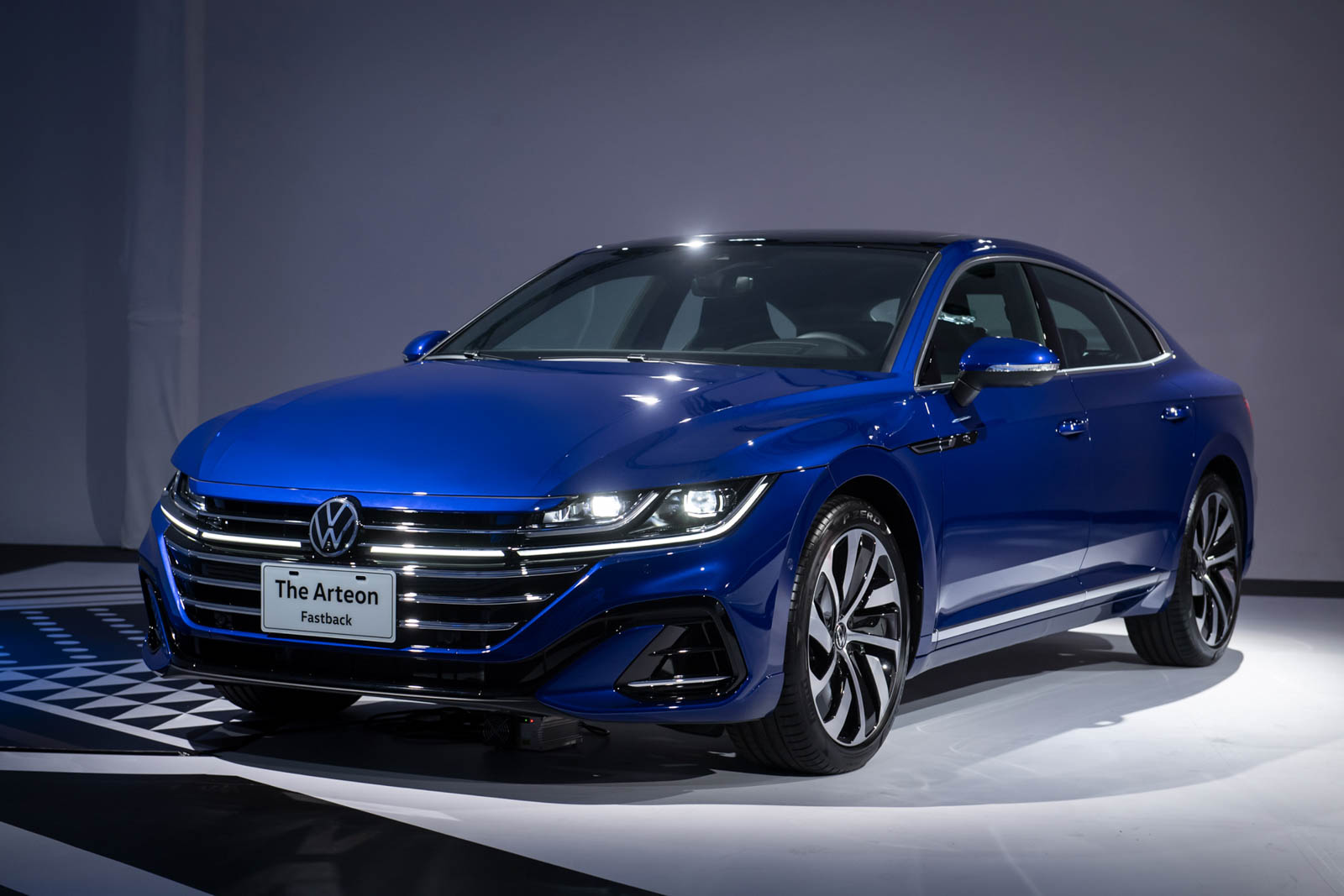 斜背轎跑 The Arteon Fastback