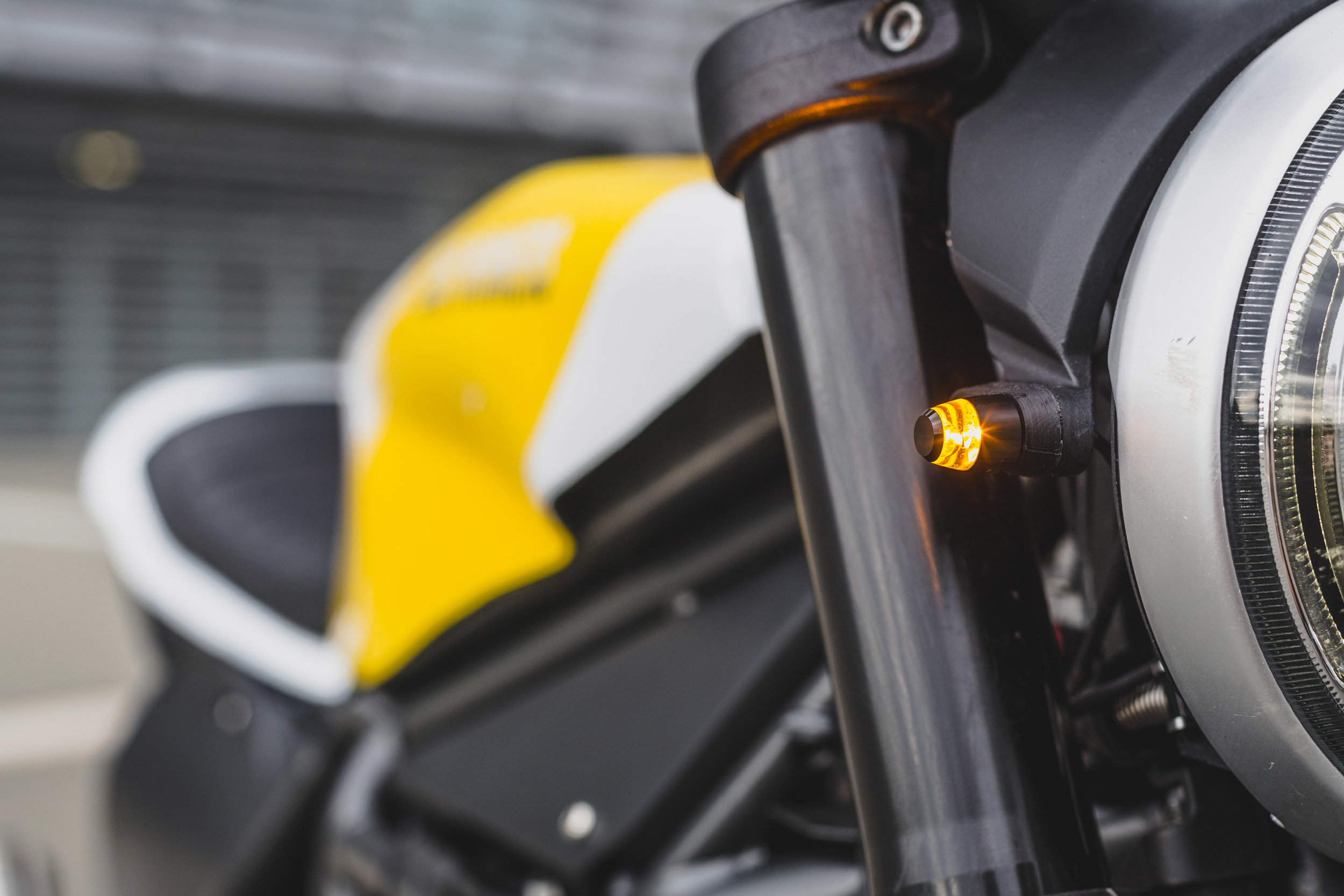 小巧精緻的Motogadget子彈方向燈,同時兼具著外觀以及性能