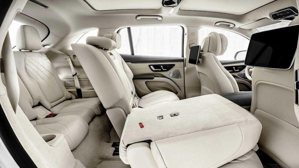 作為一台7人座SUV，「EQS SUV」也相當注重後座乘客的乘坐體驗