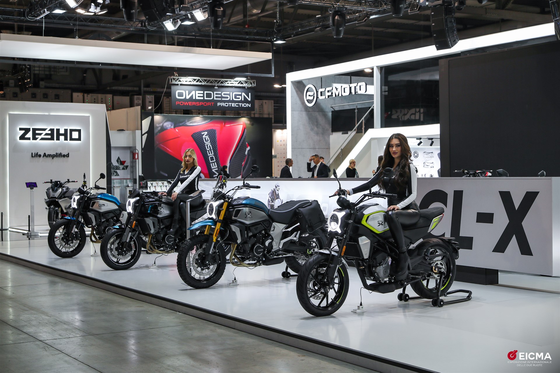CFMOTO春風在米蘭車展亮相300 CL-X黃牌復古街車