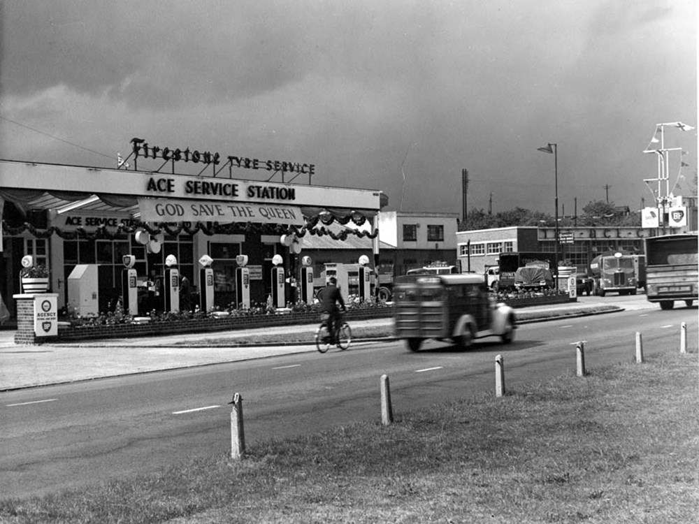 戰後重建過後的Ace Café，依舊是一個提供來往車輛的休憩場所，然而獨特的文化風潮下，Ace Café意外的成為了一股全新摩托車文化的發源地