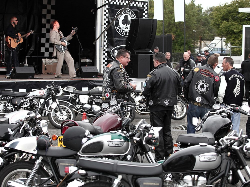 深受搖滾文化影響的Ace Café，現在也會不定時的舉辦各種音樂活動