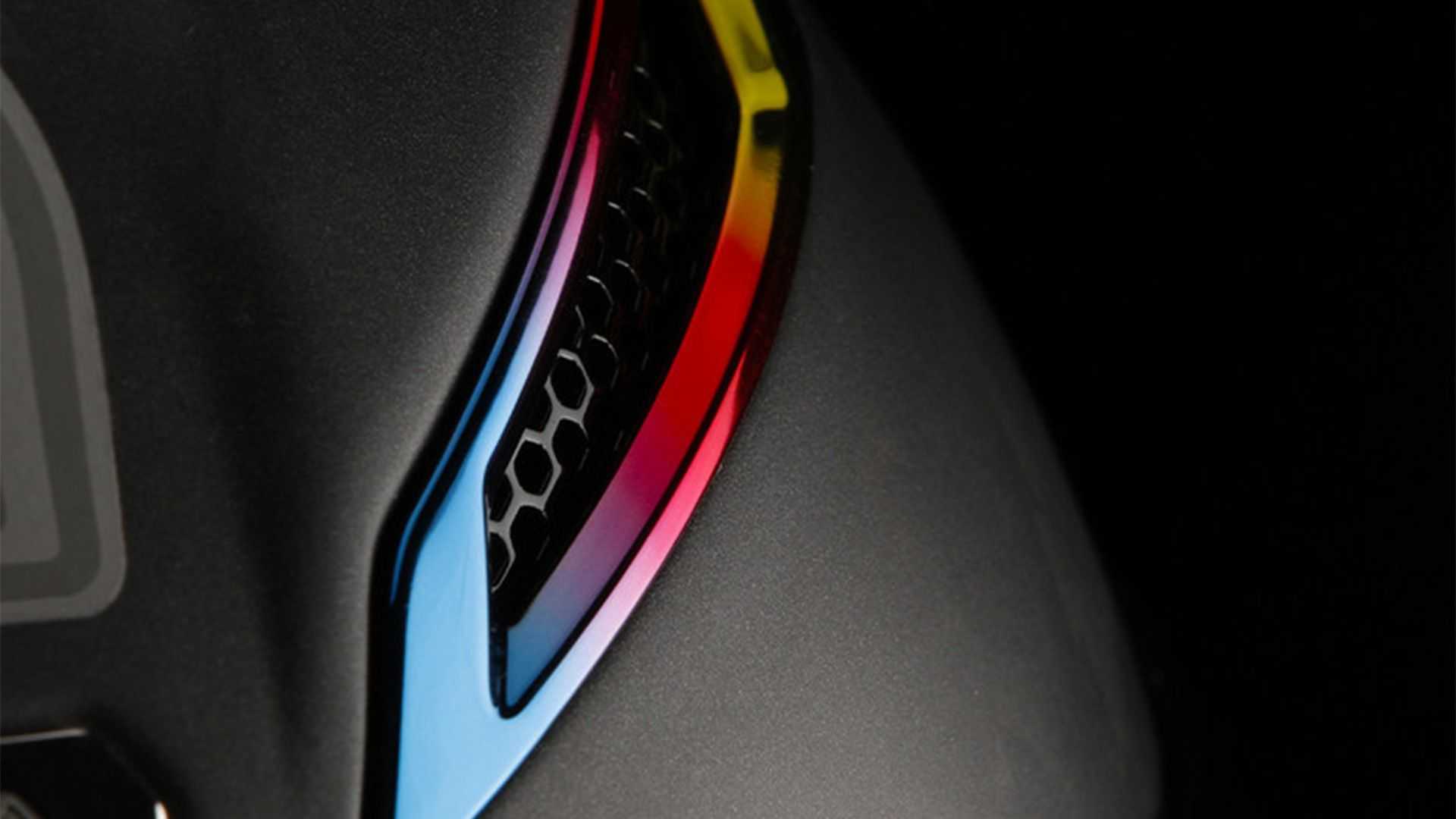 和賽車排氣管同樣的彩鈦進氣孔