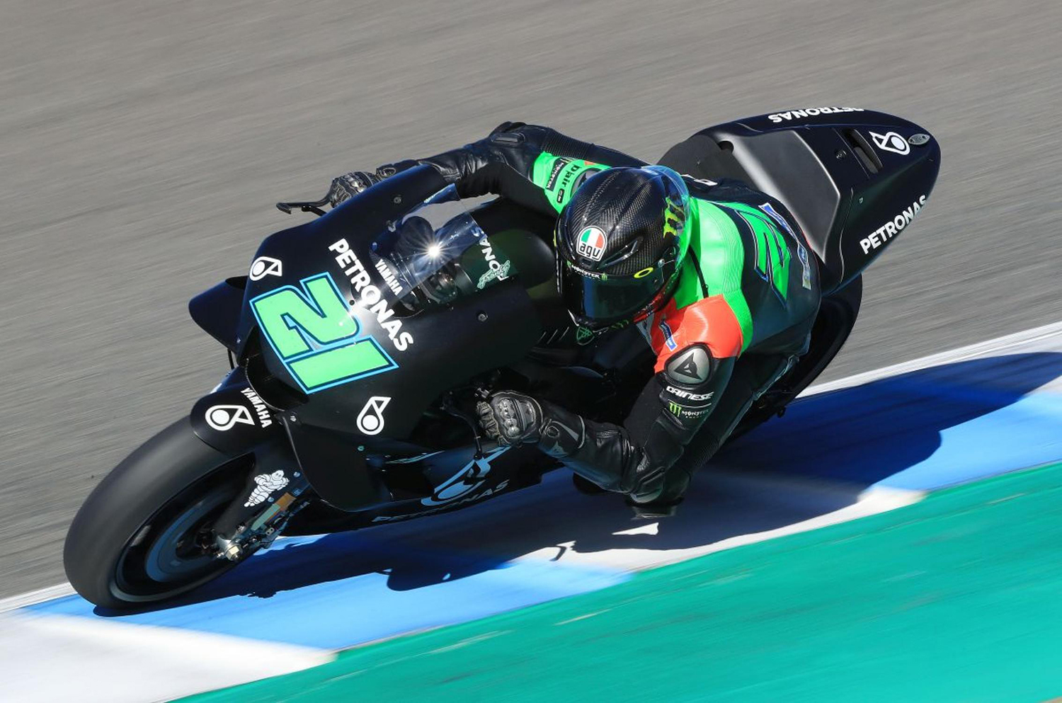 Morbidelli在今年騎乘HONDA賽車也跑出了不錯的成績,再轉換到YAMAHA之後,或許能獲得Rossi的提點,學到幾招真傳