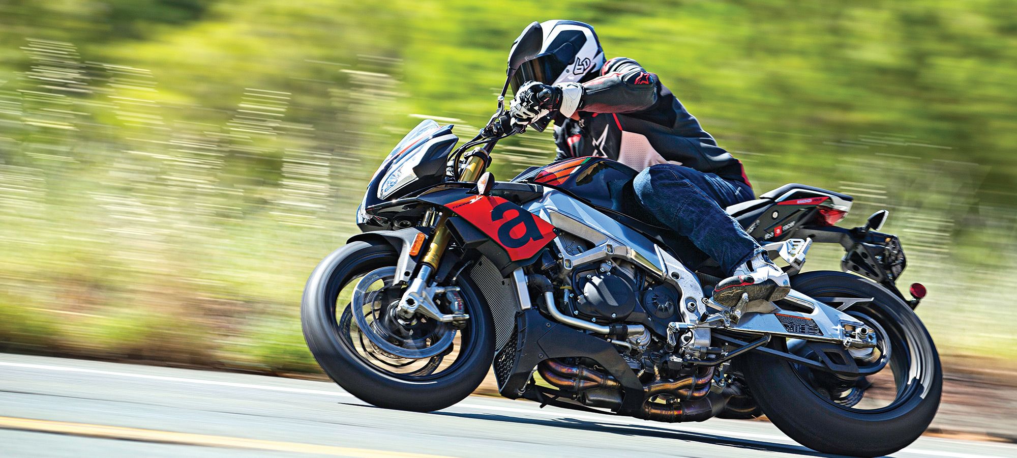 V4 StreetFighter未來的最大假想敵可能就是同樣來自於義大利的Aprilia Tuono V4 1100
