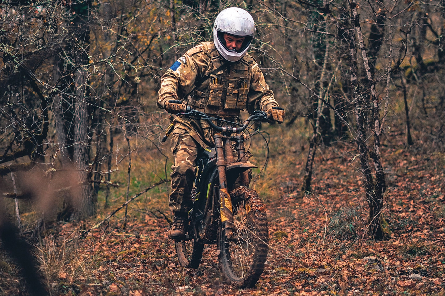 車重只有47公斤的Sur-ron Light Bee X輕量型電動越野車,有100公里續航和72公里最高時速