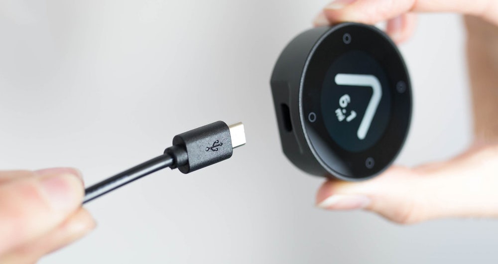 長達30小時的電池續航力,相信對於日常使用或長途旅行都非常的足夠