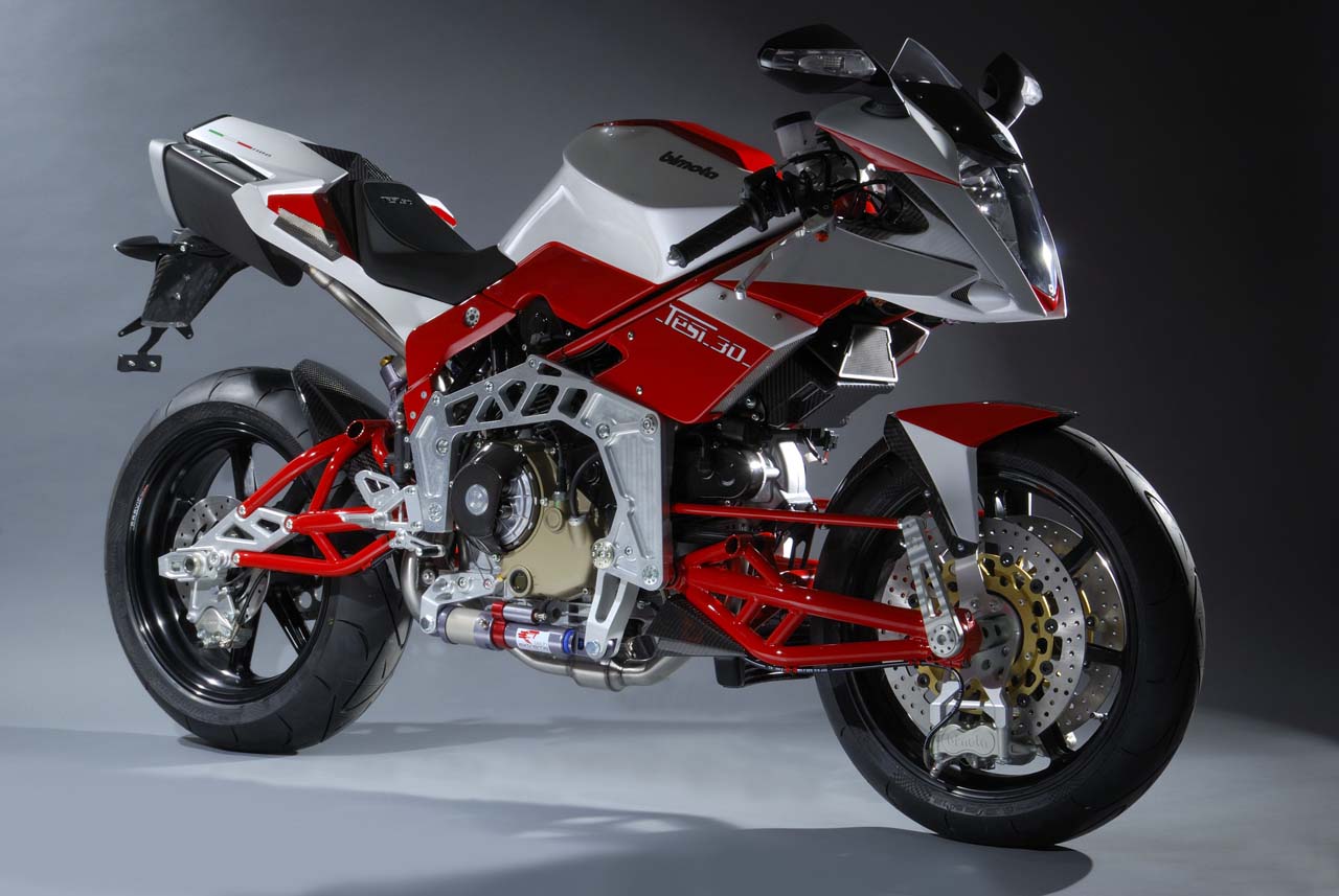 雖然規模不大,BIMOTA 在車界卻享有極高盛名,旗下的許多車款不但性能優異,外觀更有獨特設計美感,往往被車迷當作夢幻逸品看待。此車為BIMOTA Tesi 3D,有著名的輪轂中心轉向系統