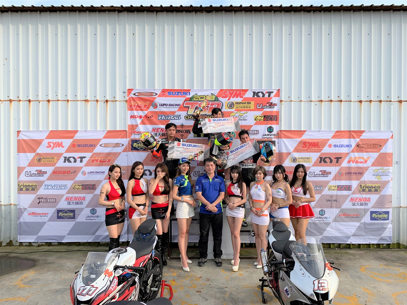 A組決賽的冠軍由車號98 YXRacingTeam的黃晧拿下