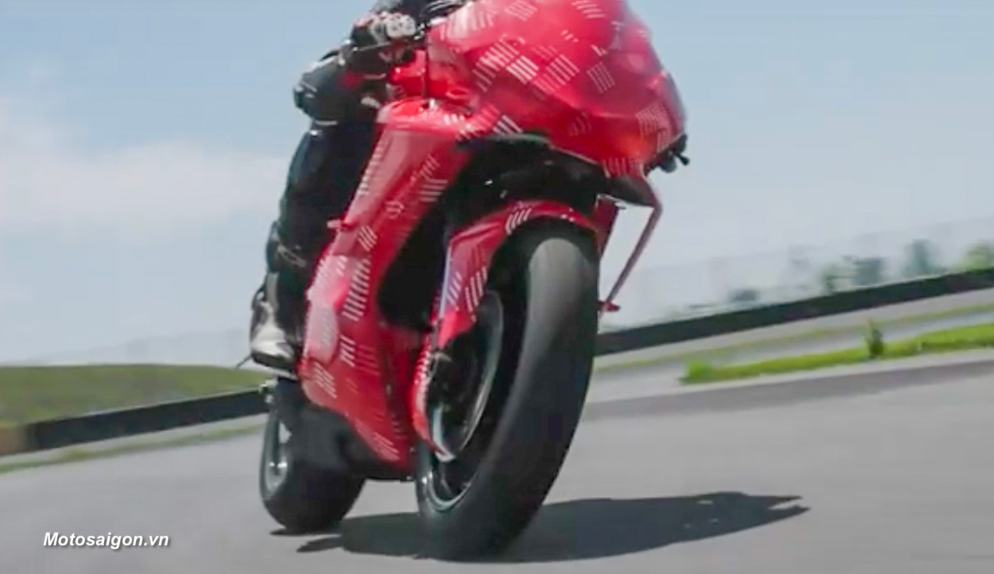 整流罩上的空氣力學設計相當戰鬥