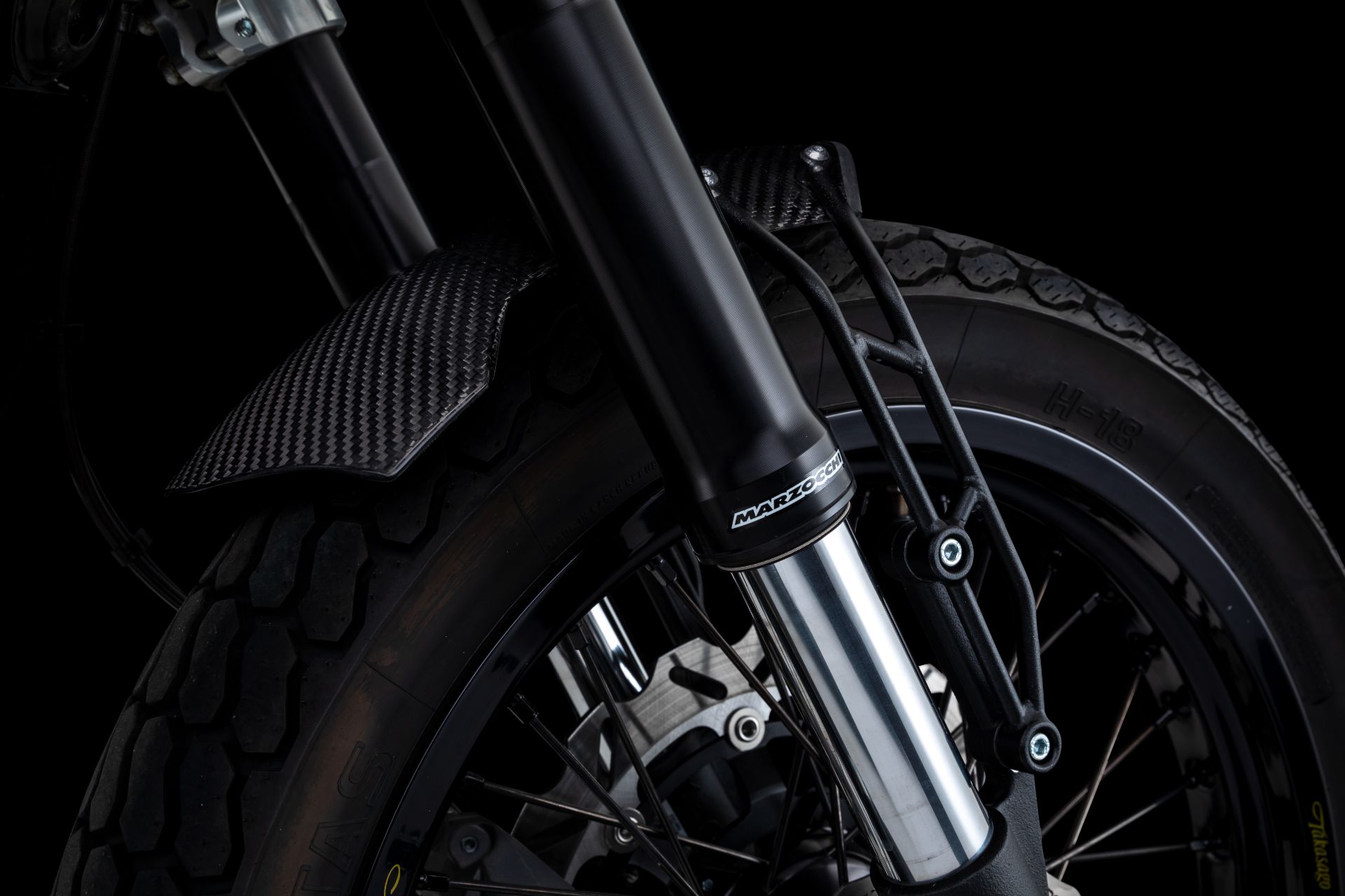 Marzocchi前叉配YSS後懸吊