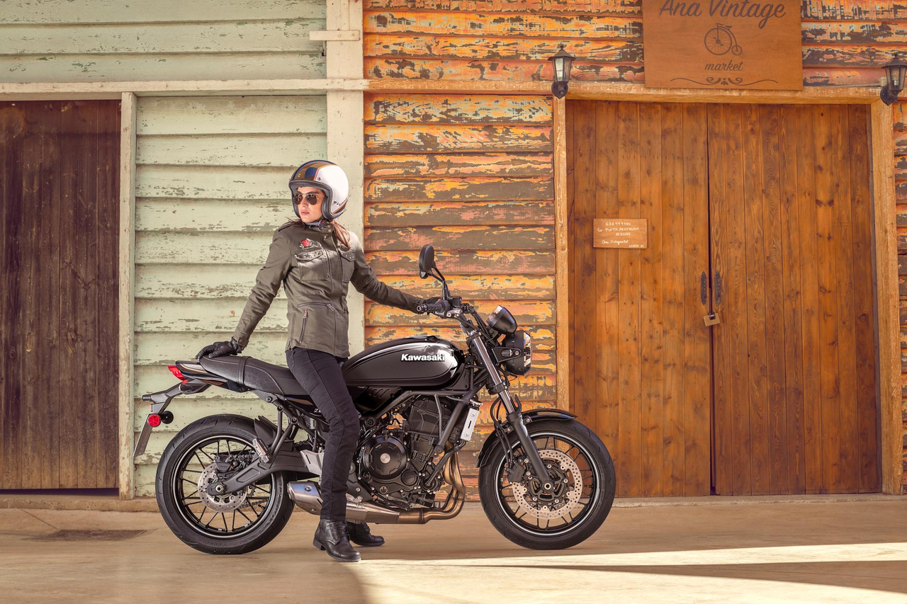 超低調的金屬消光灰