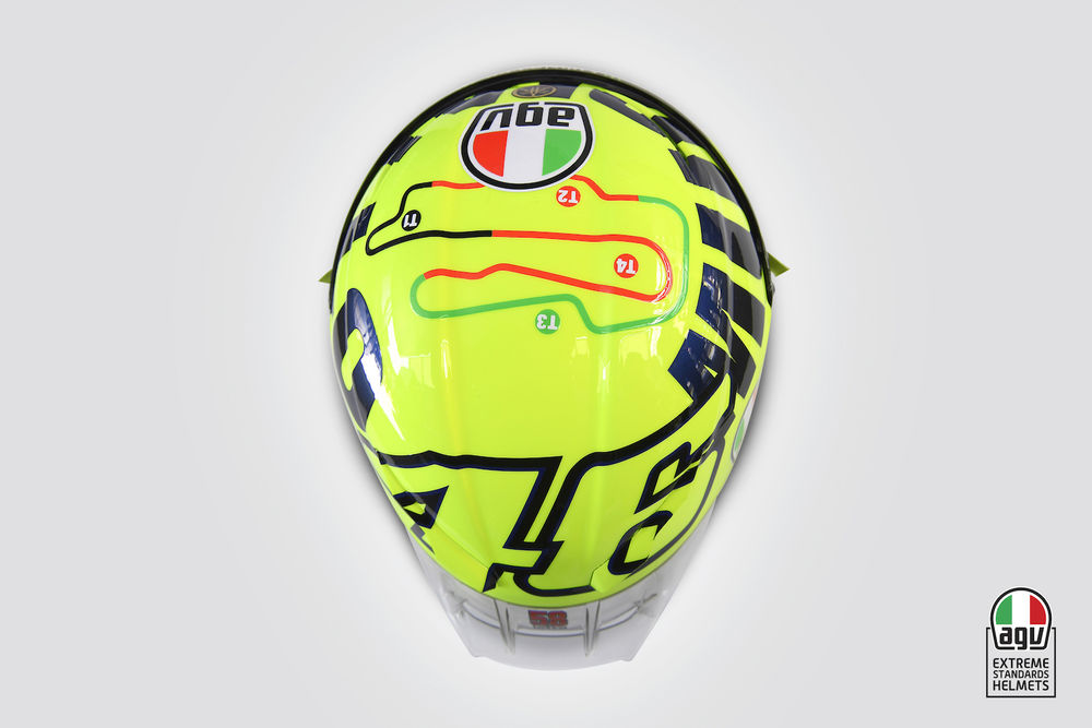 頭頂還印上了Mugello賽道圖樣