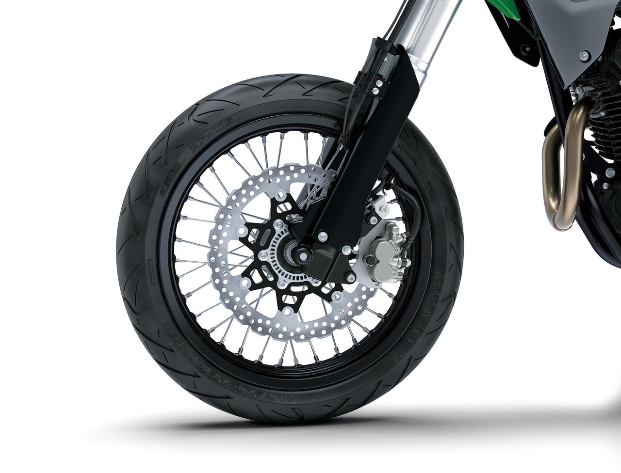 37mm倒立式前叉配雙活塞卡鉗、300mm單碟